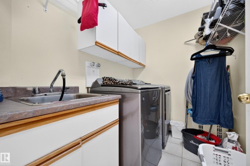 29 Second Avenue, Ardrossan, AB - Indoor Photo Showing Laundry Room