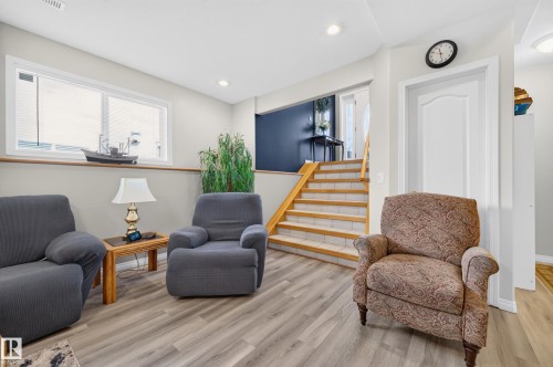29 Second Avenue, Ardrossan, AB - Indoor Photo Showing Living Room