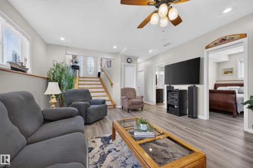 29 Second Avenue, Ardrossan, AB - Indoor Photo Showing Living Room