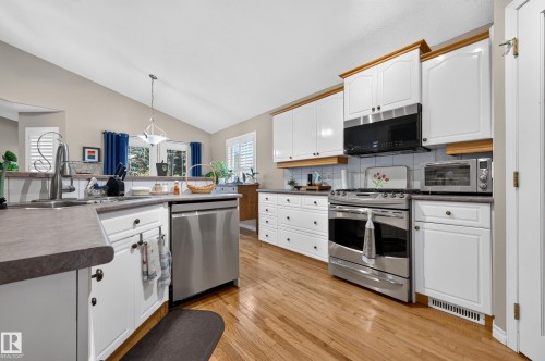 29 Second Avenue, Ardrossan, AB - Indoor Photo Showing Kitchen With Double Sink