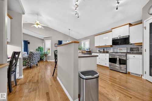 29 Second Avenue, Ardrossan, AB - Indoor Photo Showing Kitchen