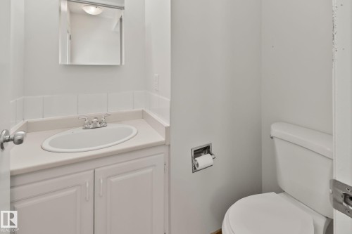 18337 66 Avenue Nw, Edmonton, AB - Indoor Photo Showing Bathroom
