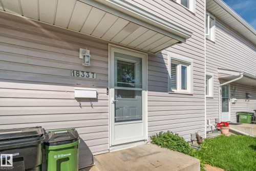 18337 66 Avenue NW  Edmonton, AB T5T 1Z5