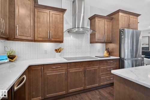 2327 Frezenberg Avenue Nw, Edmonton, AB - Indoor Photo Showing Kitchen