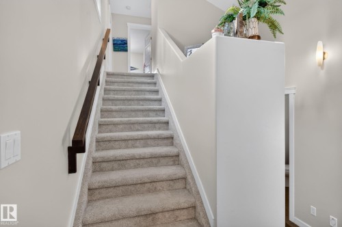 2327 Frezenberg Avenue Nw, Edmonton, AB - Indoor Photo Showing Other Room