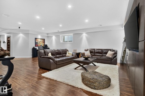 2327 Frezenberg Avenue Nw, Edmonton, AB - Indoor