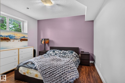 2327 Frezenberg Avenue Nw, Edmonton, AB - Indoor Photo Showing Bedroom