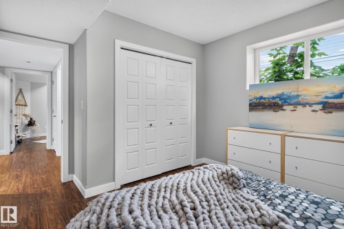 2327 Frezenberg Avenue Nw, Edmonton, AB - Indoor Photo Showing Bedroom