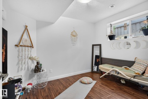 2327 Frezenberg Avenue Nw, Edmonton, AB - Indoor