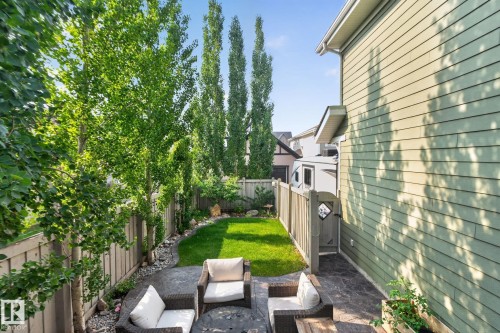 2327 Frezenberg Avenue Nw, Edmonton, AB - Outdoor