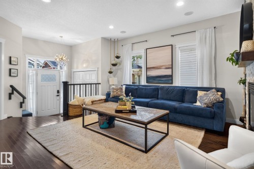 2327 Frezenberg Avenue Nw, Edmonton, AB - Indoor Photo Showing Living Room