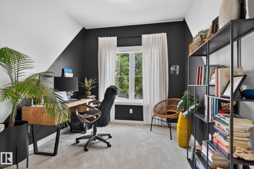 2327 Frezenberg Avenue Nw, Edmonton, AB - Indoor Photo Showing Other Room