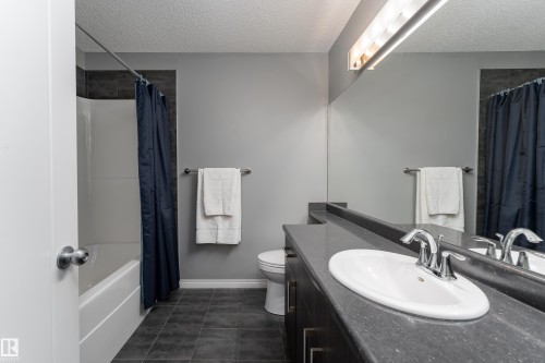 2055 Redtail Common Nw, Edmonton, AB - Indoor Photo Showing Bathroom