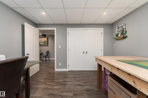 2055 Redtail Common Nw, Edmonton, AB - Indoor Photo Showing Other Room