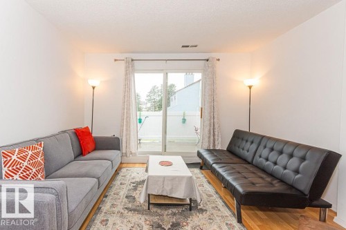 61 Lancaster Terrace Nw, Edmonton, AB - Indoor Photo Showing Living Room