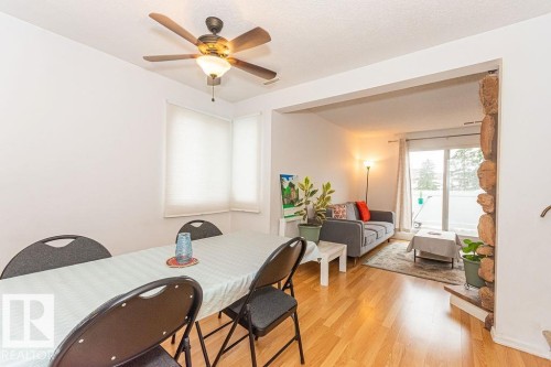 61 Lancaster Terrace Nw, Edmonton, AB - Indoor Photo Showing Dining Room
