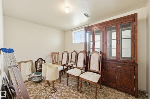 8119 24 Avenue Nw, Edmonton, AB - Indoor Photo Showing Other Room