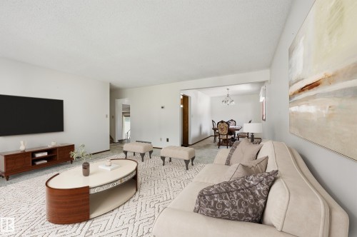 8119 24 Avenue Nw, Edmonton, AB - Indoor Photo Showing Living Room