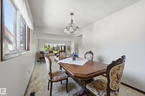 8119 24 Avenue Nw, Edmonton, AB - Indoor Photo Showing Dining Room
