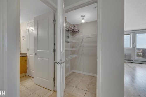 #1701 10303 105 St Nw, Edmonton, AB - Indoor
