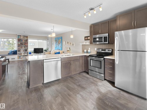 1626 33A Street Nw, Edmonton, AB - Indoor Photo Showing Kitchen