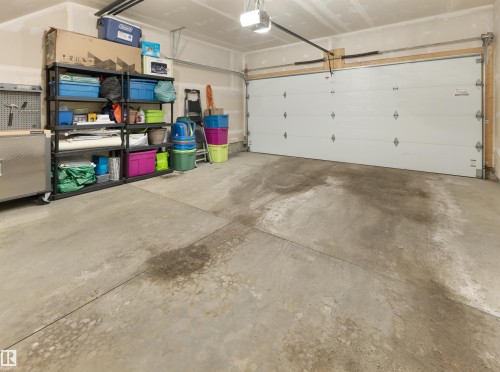 1626 33A Street Nw, Edmonton, AB - Indoor Photo Showing Garage