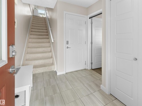 1626 33A Street Nw, Edmonton, AB - Indoor Photo Showing Other Room