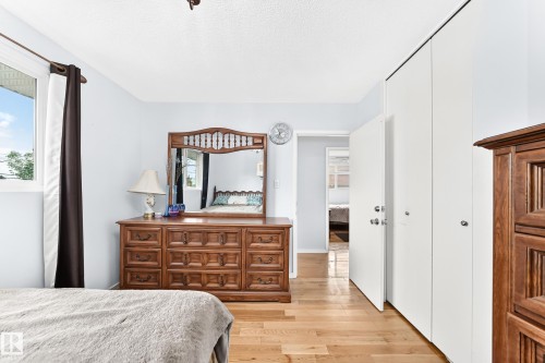 7312 Delwood Road Nw, Edmonton, AB - Indoor Photo Showing Bedroom