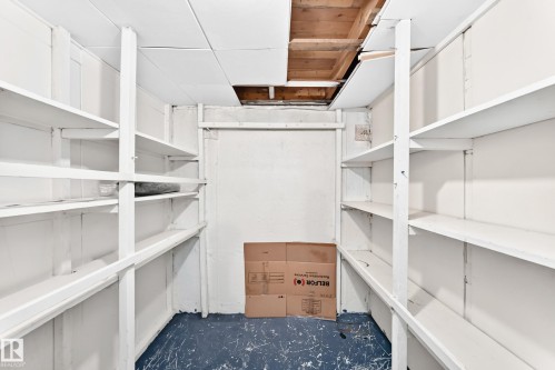 7312 Delwood Road Nw, Edmonton, AB - Indoor With Storage