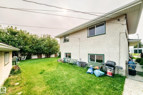 7312 Delwood Road Nw, Edmonton, AB - Outdoor With Exterior