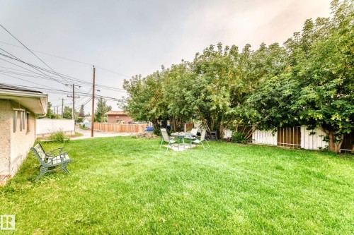 7312 Delwood Road Nw, Edmonton, AB - Outdoor