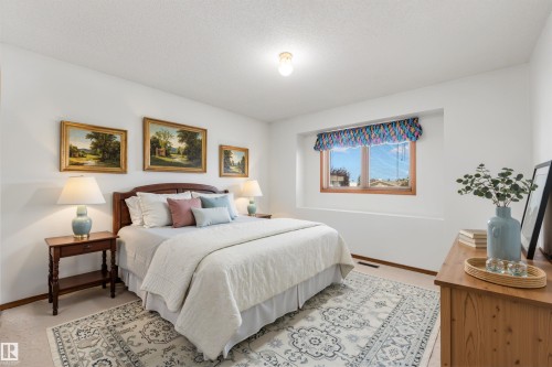 15304 74 Street Nw, Edmonton, AB - Indoor Photo Showing Bedroom