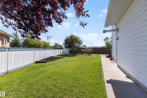 15304 74 Street Nw, Edmonton, AB - Outdoor
