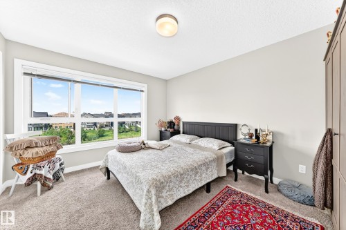 #60 2560 Pegasus Bv Nw, Edmonton, AB - Indoor Photo Showing Bedroom