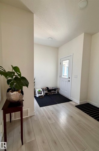 85 Meadowlink Common, Spruce Grove, AB - Indoor Photo Showing Other Room