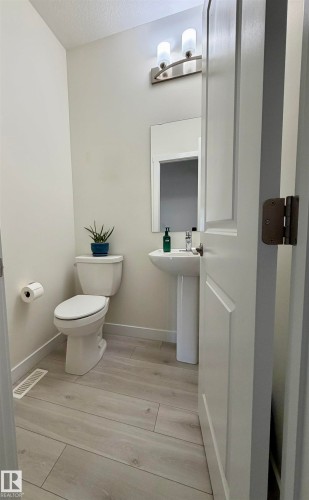85 Meadowlink Common, Spruce Grove, AB - Indoor Photo Showing Bathroom
