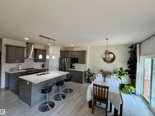 85 Meadowlink Common, Spruce Grove, AB - Indoor Photo Showing Kitchen With Double Sink