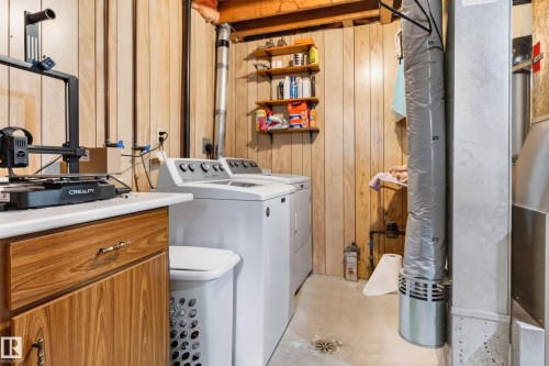 423 Kirkpatrick Crescent Nw, Edmonton, AB - Indoor Photo Showing Laundry Room