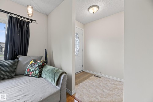 423 Kirkpatrick Crescent Nw, Edmonton, AB - Indoor