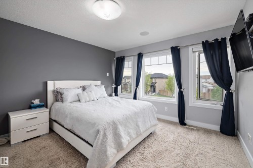 7656 182 Avenue Nw, Edmonton, AB - Indoor Photo Showing Bedroom