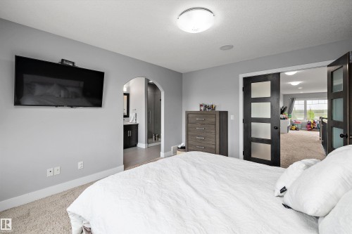 7656 182 Avenue Nw, Edmonton, AB - Indoor Photo Showing Bedroom