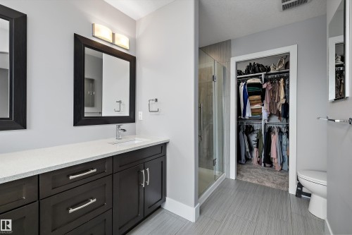 7656 182 Avenue Nw, Edmonton, AB - Indoor Photo Showing Bathroom