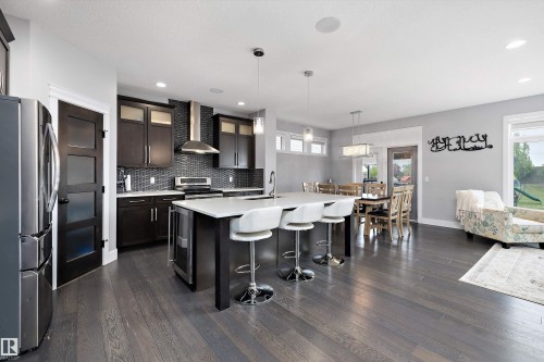 7656 182 Avenue Nw, Edmonton, AB - Indoor Photo Showing Kitchen With Upgraded Kitchen