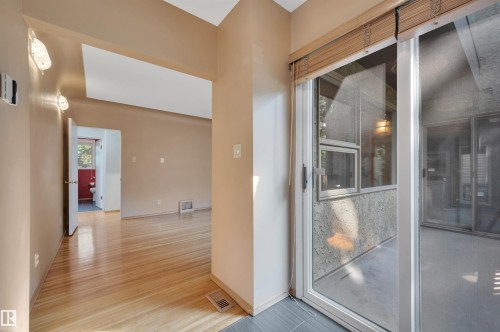 11446 75 Avenue Nw, Edmonton, AB - Indoor Photo Showing Other Room