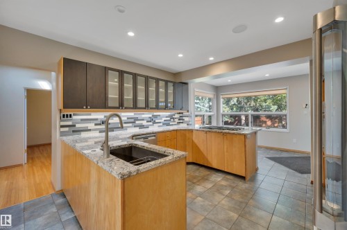 11446 75 Avenue Nw, Edmonton, AB - Indoor Photo Showing Kitchen