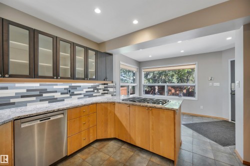 11446 75 Avenue Nw, Edmonton, AB - Indoor Photo Showing Kitchen