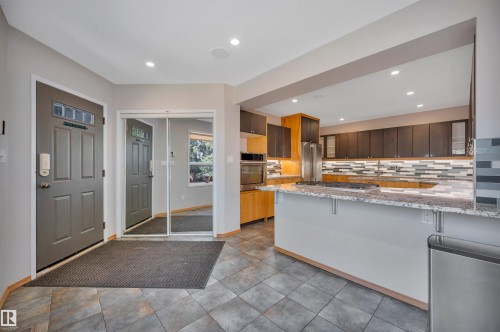 11446 75 Avenue Nw, Edmonton, AB - Indoor Photo Showing Kitchen With Upgraded Kitchen