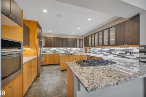 11446 75 Avenue Nw, Edmonton, AB - Indoor Photo Showing Kitchen