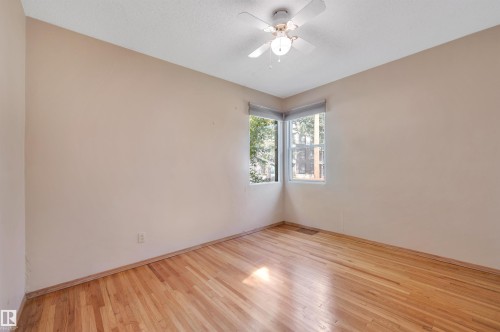 11446 75 Avenue Nw, Edmonton, AB - Indoor Photo Showing Other Room