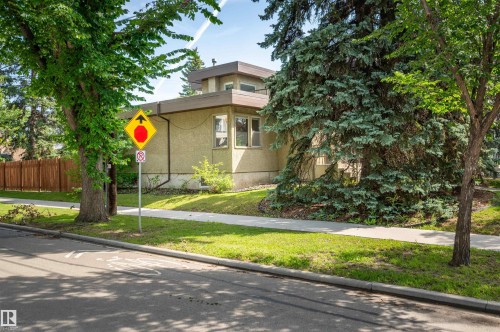 11446 75 Avenue Nw, Edmonton, AB - Outdoor